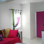 Joli Le Pavachon Jardin Et Terrasse A 3 Min Du Puy Du Fou Apartment