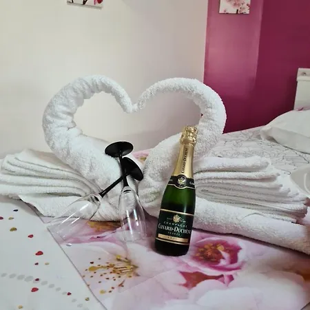 Le Pavachon, Piscine Familiale Chauffee - A 3 Min Du Puy Du Fou Apartment *