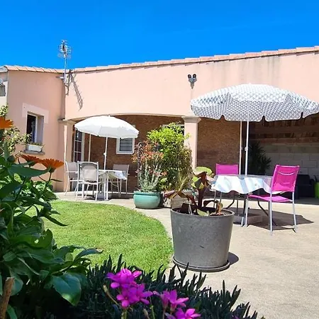 Jolie Le Pavachon A 3 Min Du Puy Du Fou