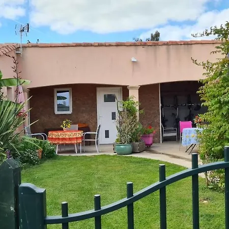 Apartment Le Pavachon, Piscine Familiale Chauffee - A 3 Min Du Puy Du Fou Les Epesses