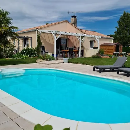 Apartment Le Pavachon, Piscine Familiale Chauffee - A 3 Min Du Puy Du Fou