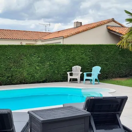 Apartment Le Pavachon, Piscine Familiale Chauffee - A 3 Min Du Puy Du Fou *