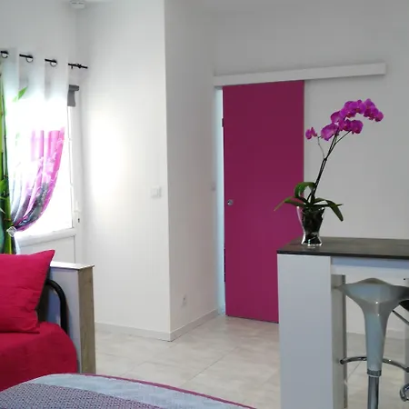 Jolie Le Pavachon A 3 Min Du Puy Du Fou