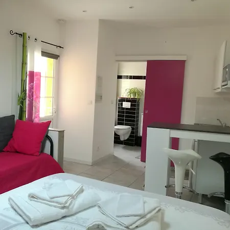 Joli Le Pavachon Jardin Et Terrasse A 3 Min Du Puy Du Fou Apartment Les Épesses