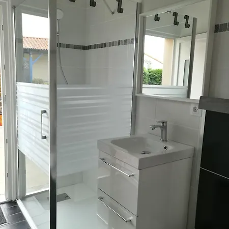 Jolie Le Pavachon A 3 Min Du Puy Du Fou