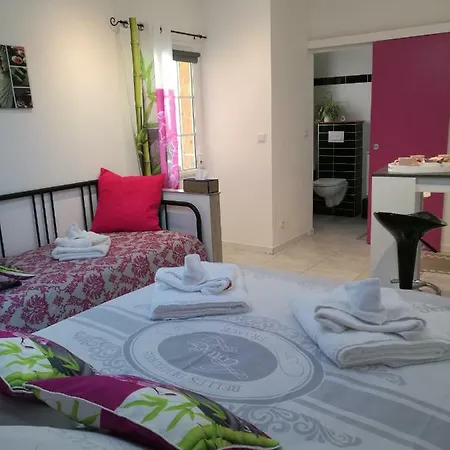 Le Pavachon, Piscine Familiale Chauffee - A 3 Min Du Puy Du Fou Apartment Les Epesses