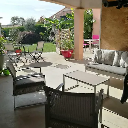 Apartment Le Pavachon, Piscine Familiale Chauffee - A 3 Min Du Puy Du Fou Les Epesses