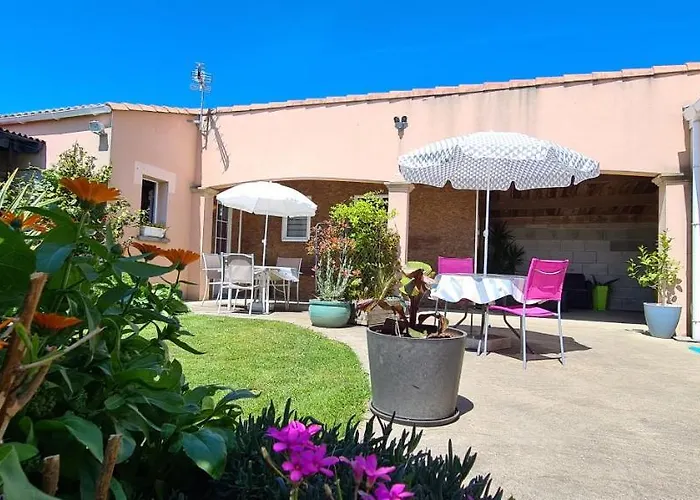 Jolie Le Pavachon A 3 Min Du Puy Du Fou