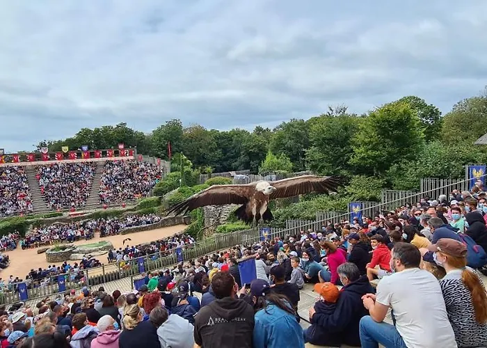 Jolie Le Pavachon A 3 Min Du Puy Du Fou