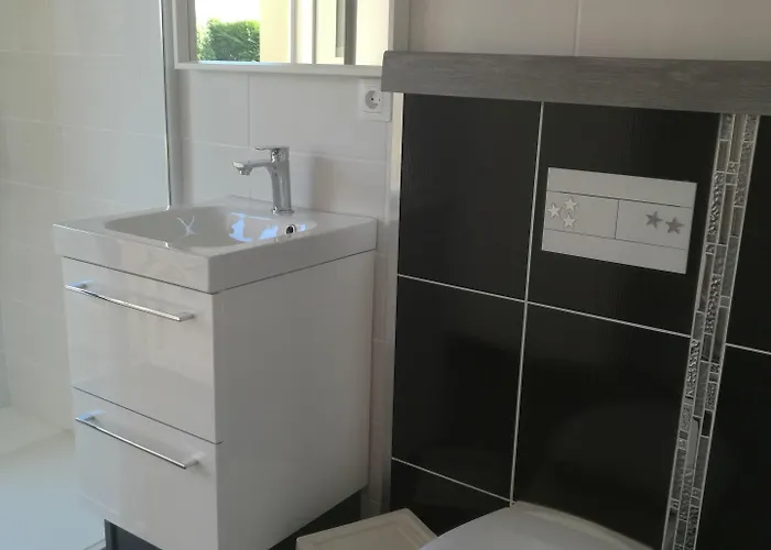 Jolie Le Pavachon A 3 Min Du Puy Du Fou *